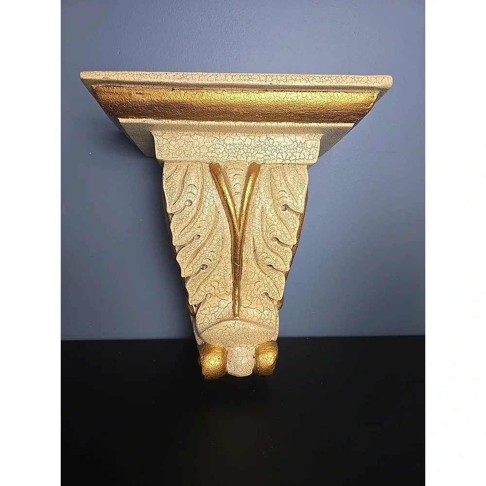 Early Italian Rococo Style Carved Giltwood Wall Bracket Wall Corbel Wall Shelf